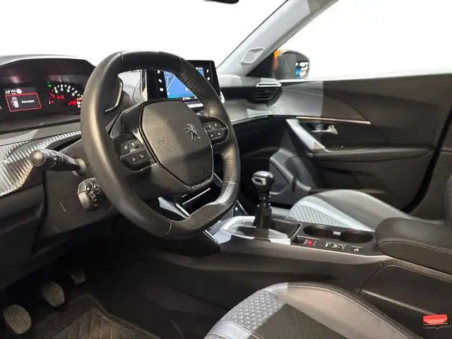 Peugeot 2008 view 11