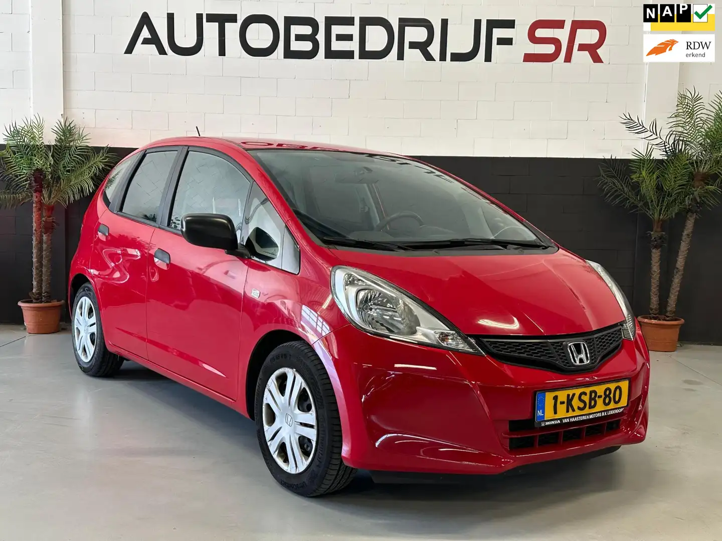 Honda Jazz 1.2 Cool NAP! ORG NL! Unieke Km stand! Airco! Rood - 1