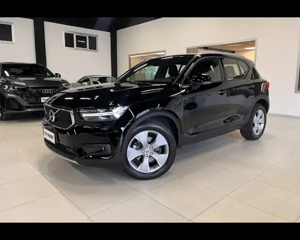Volvo XC40 D4 AWD Geartronic Momentum Pro