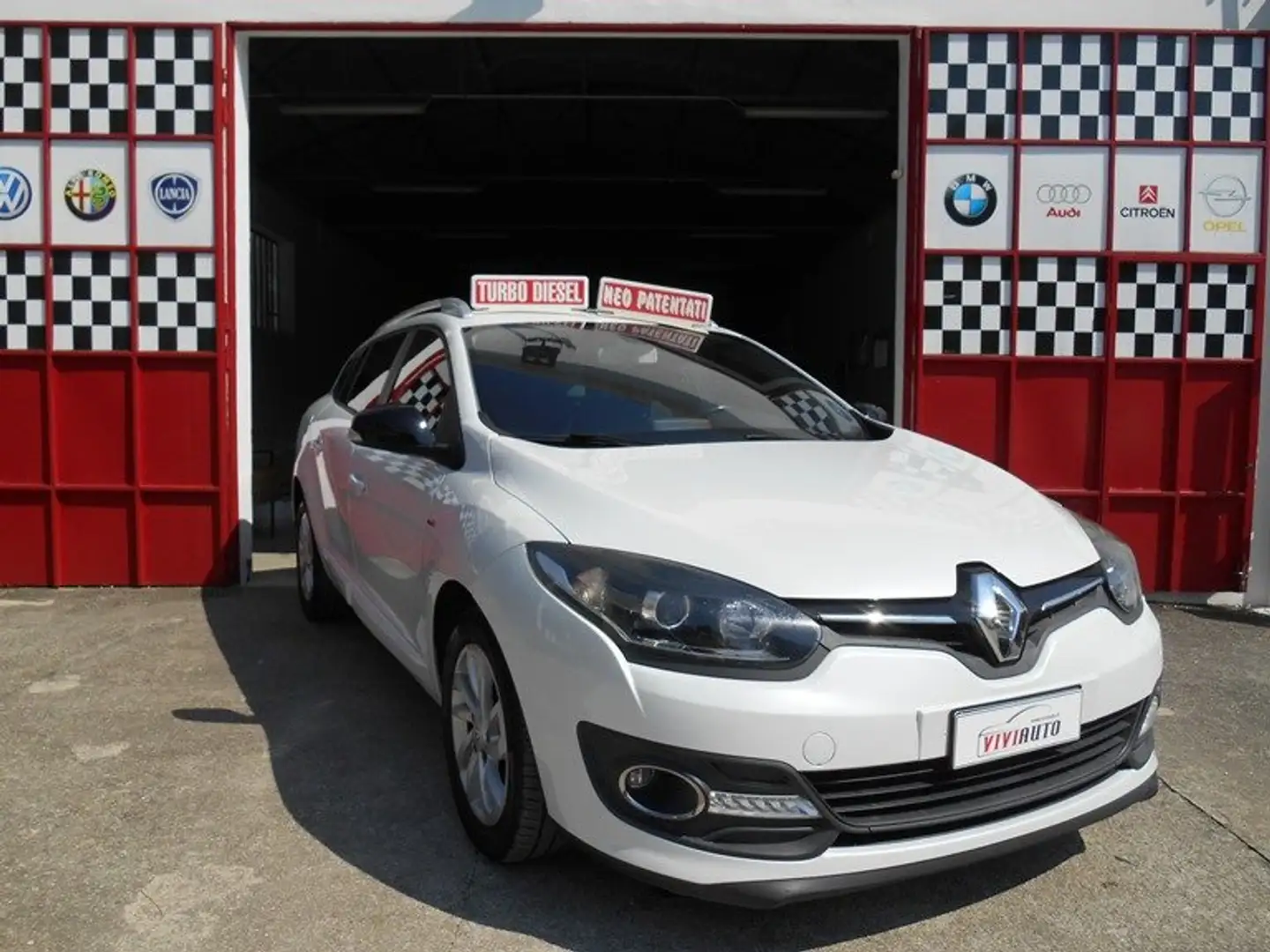 Renault Megane Megane SporTour 1.5 dci Limited 110cv CON KM 64000 Wit - 1