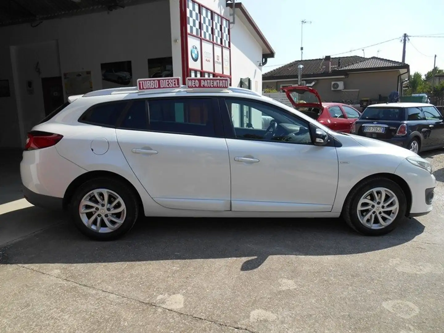 Renault Megane Megane SporTour 1.5 dci Limited 110cv CON KM 64000 Wit - 2