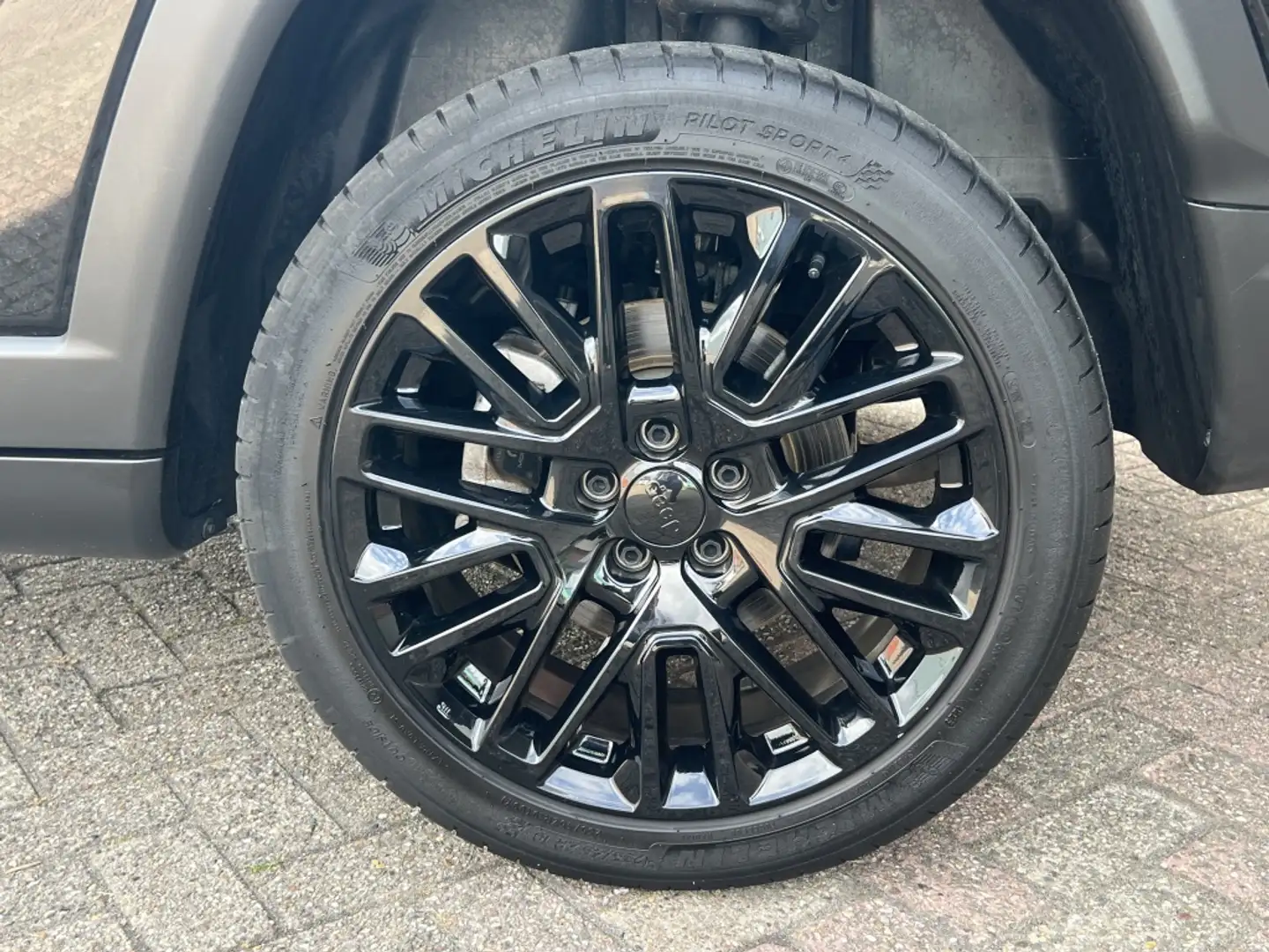 Jeep Compass 4xe Night Eagle 190 PK | Business Pack | Winter Pa Zwart - 2