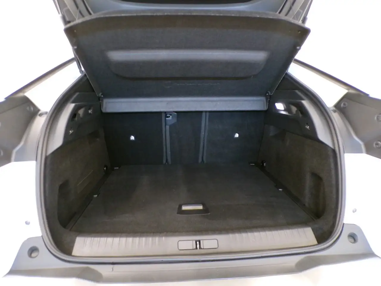 Peugeot 3008 III - 3008 1.2 hybrid Allure 145cv e-dcs6 9