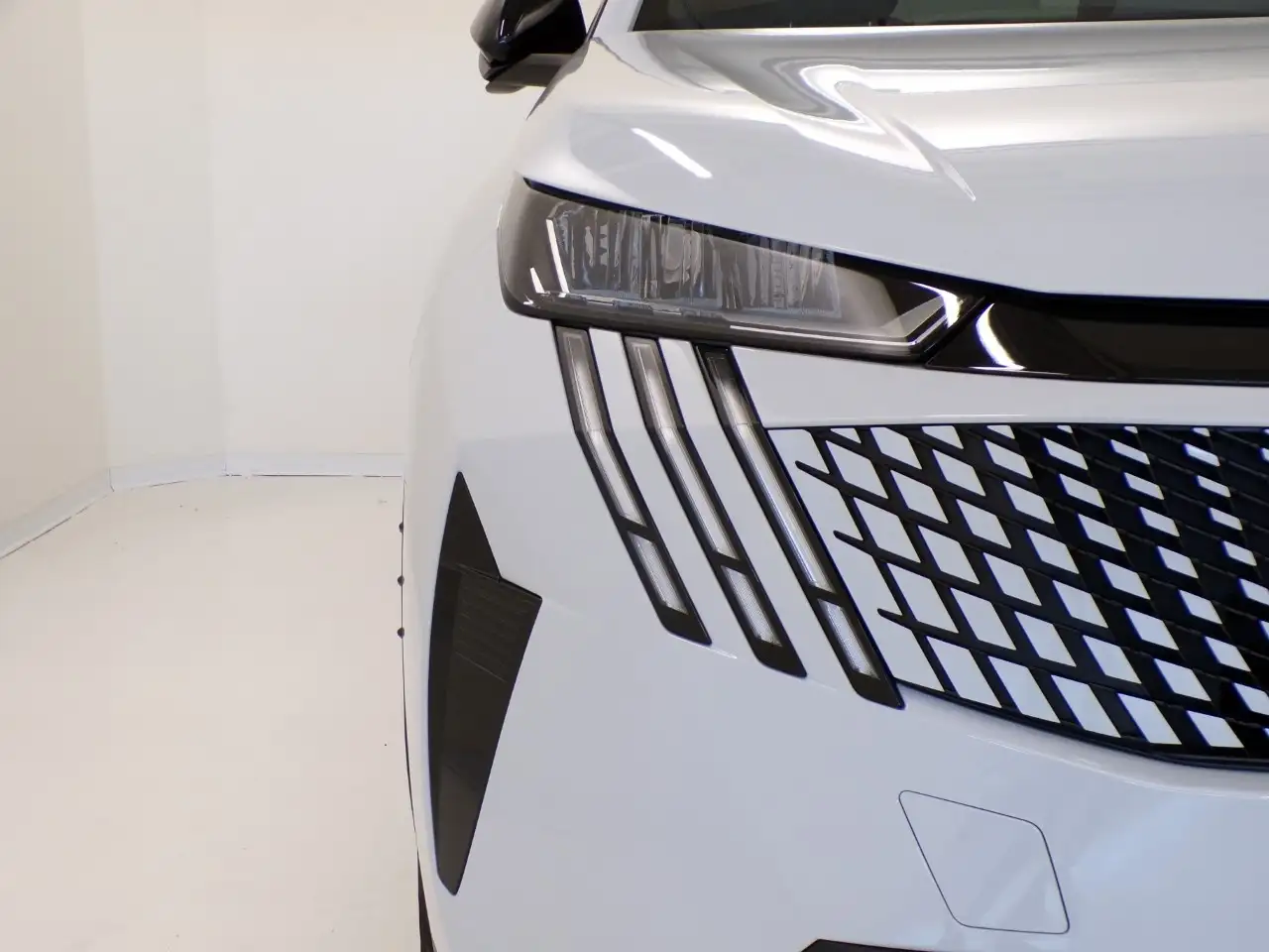 Peugeot 3008 III - 3008 1.2 hybrid Allure 145cv e-dcs6 5