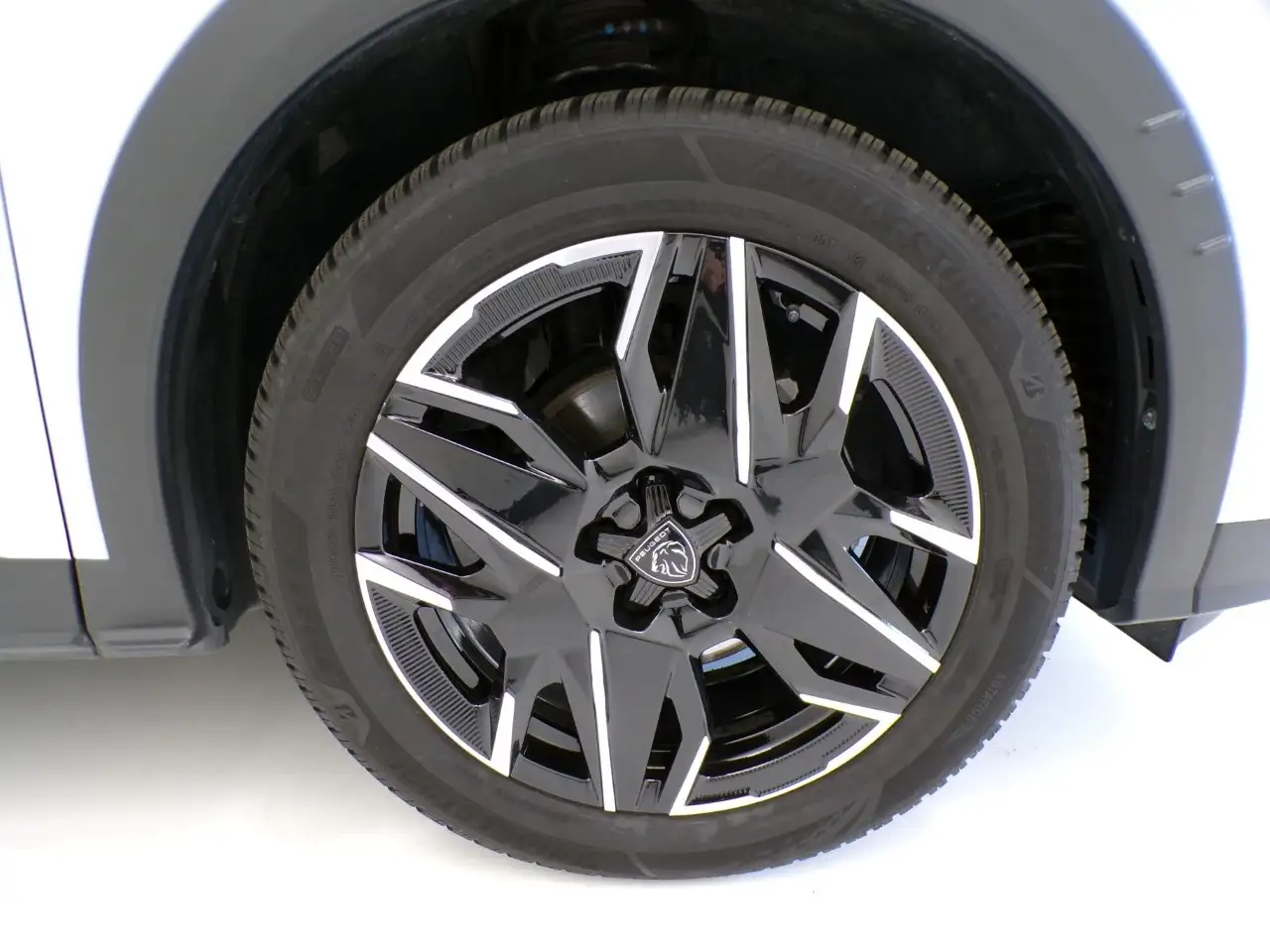 Peugeot 3008 III - 3008 1.2 hybrid Allure 145cv e-dcs6 4