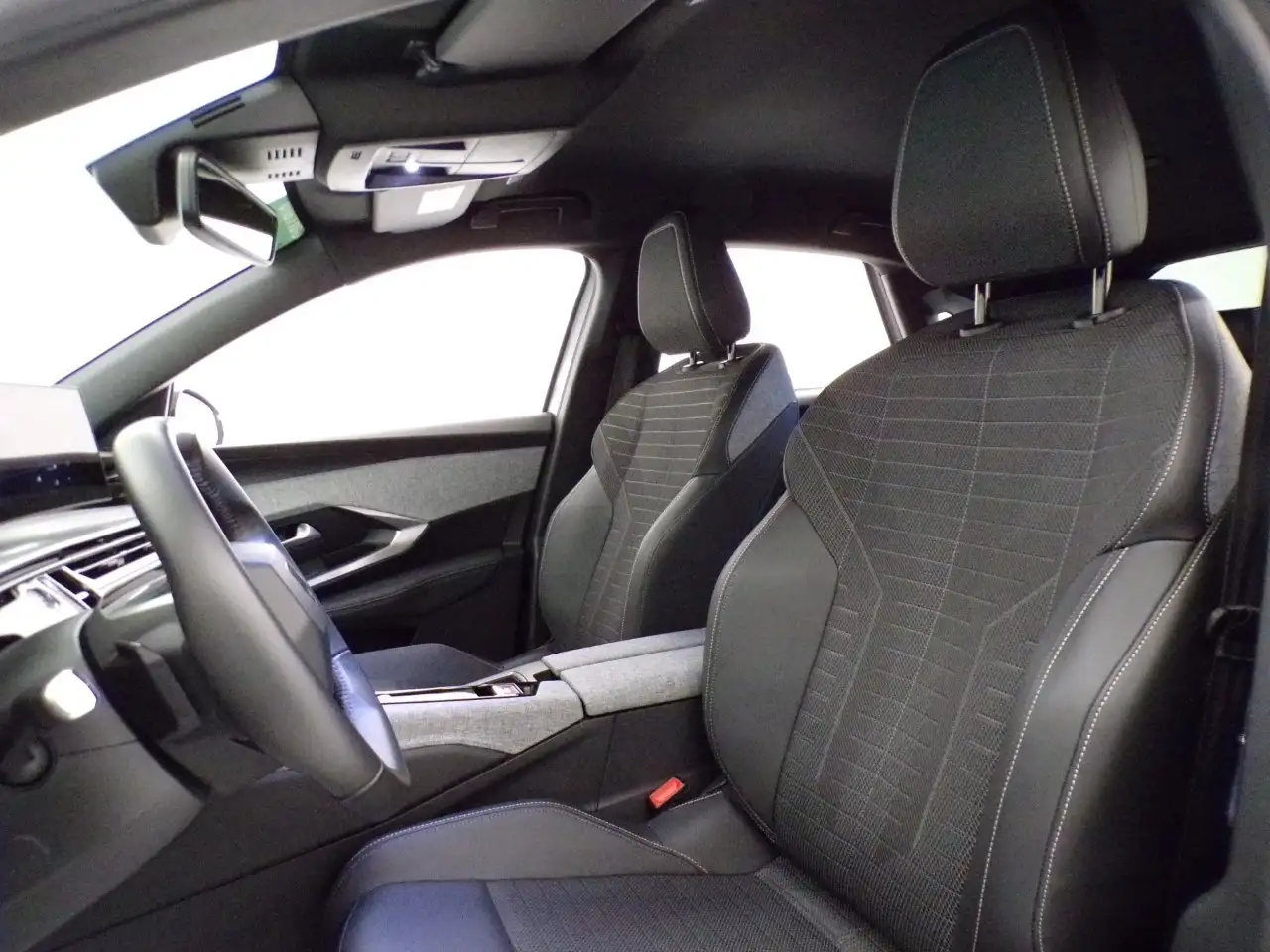 Peugeot 3008 III - 3008 1.2 hybrid Allure 145cv e-dcs6 12