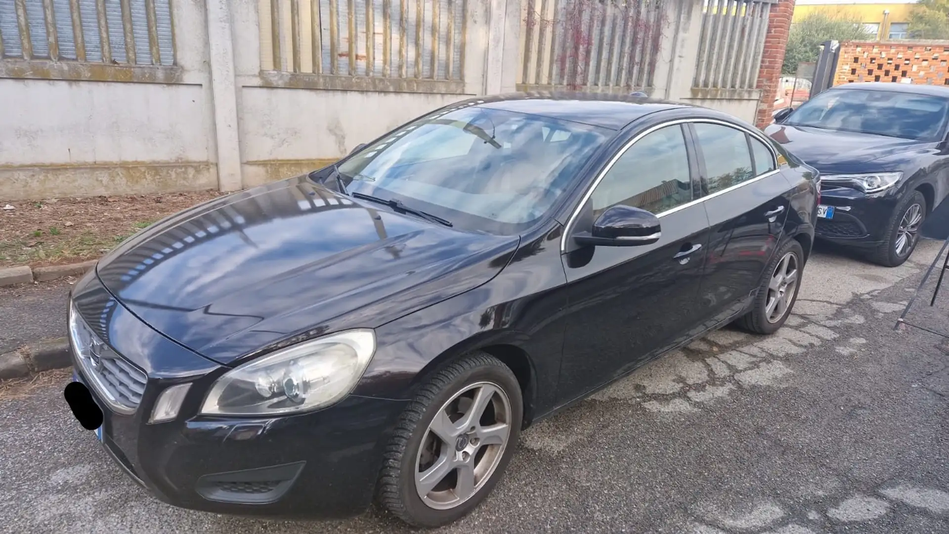 Volvo S60 S60 II 2010 2.0 d3 momentum  geartronic Nero - 1