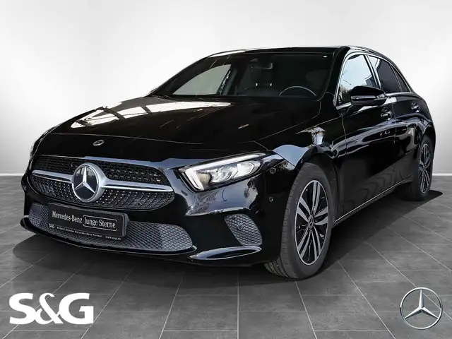 Mercedes-Benz A 250 e TOTWINKEL+KAMERA+CARPLAY+PDC+LED+17"