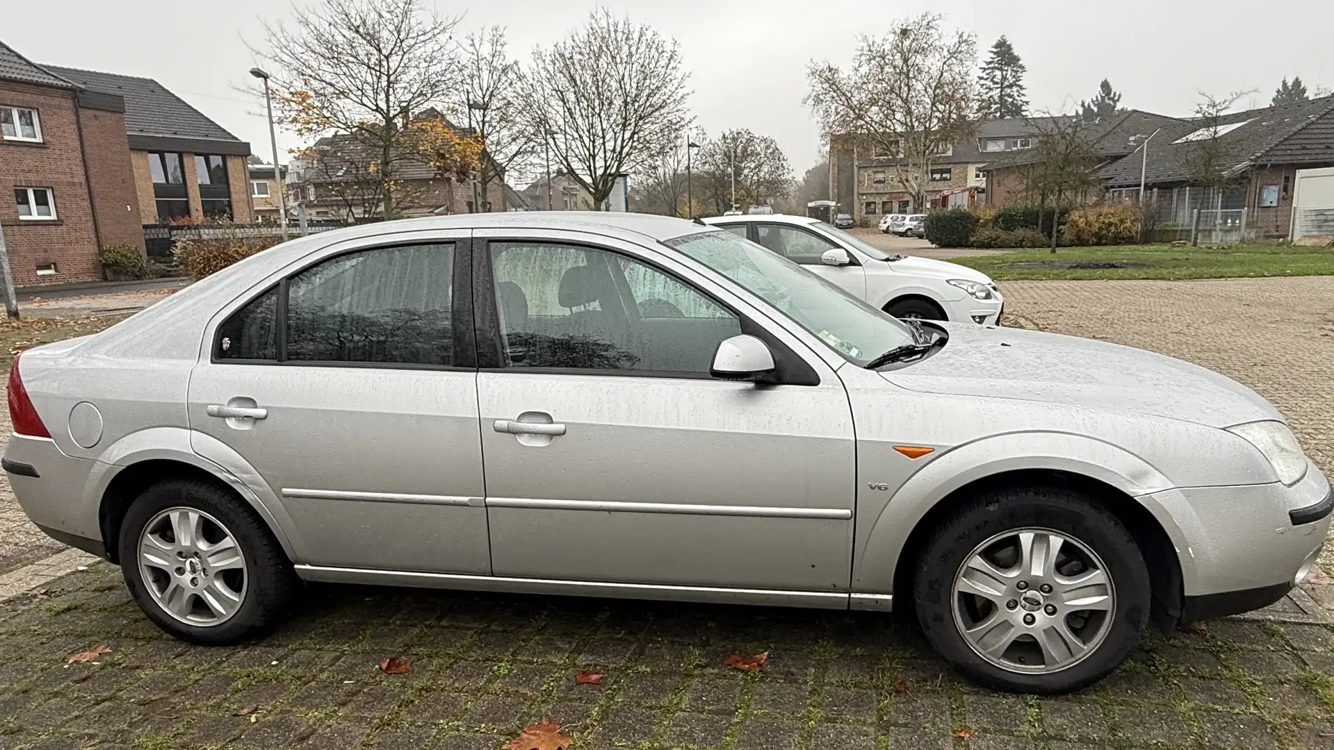 Ford Mondeo 2.5 V6 Ghia - 2