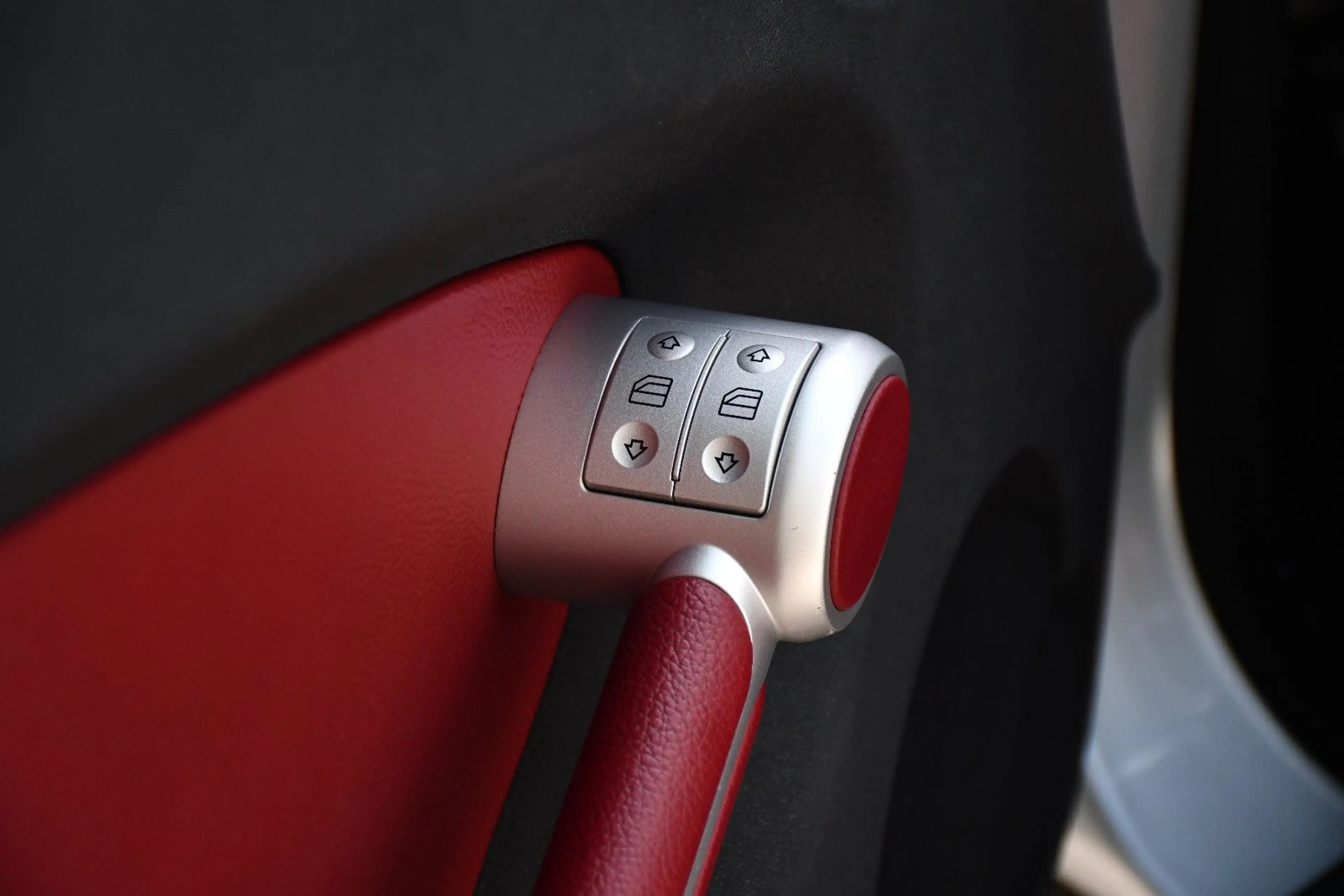 Mercedes-Benz SLK 350 Roadster Aut. Airscarf Navi Tempomat Shz — photo 8