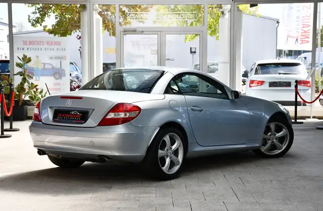 Mercedes-Benz SLK view 2