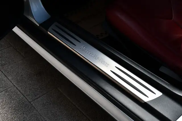 Mercedes-Benz SLK view 9