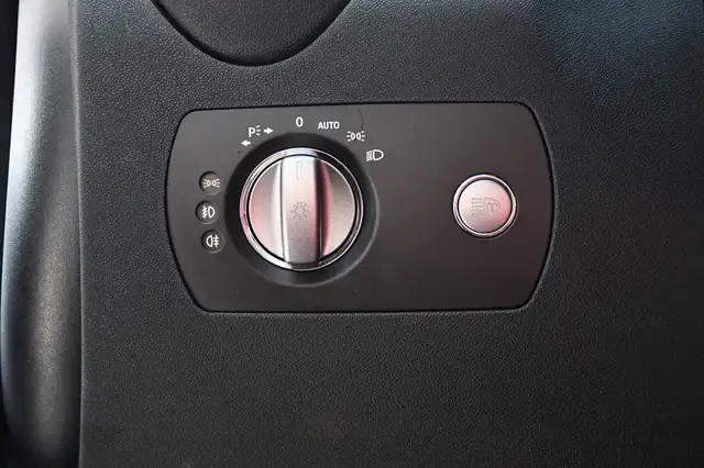 Mercedes-Benz SLK view 10