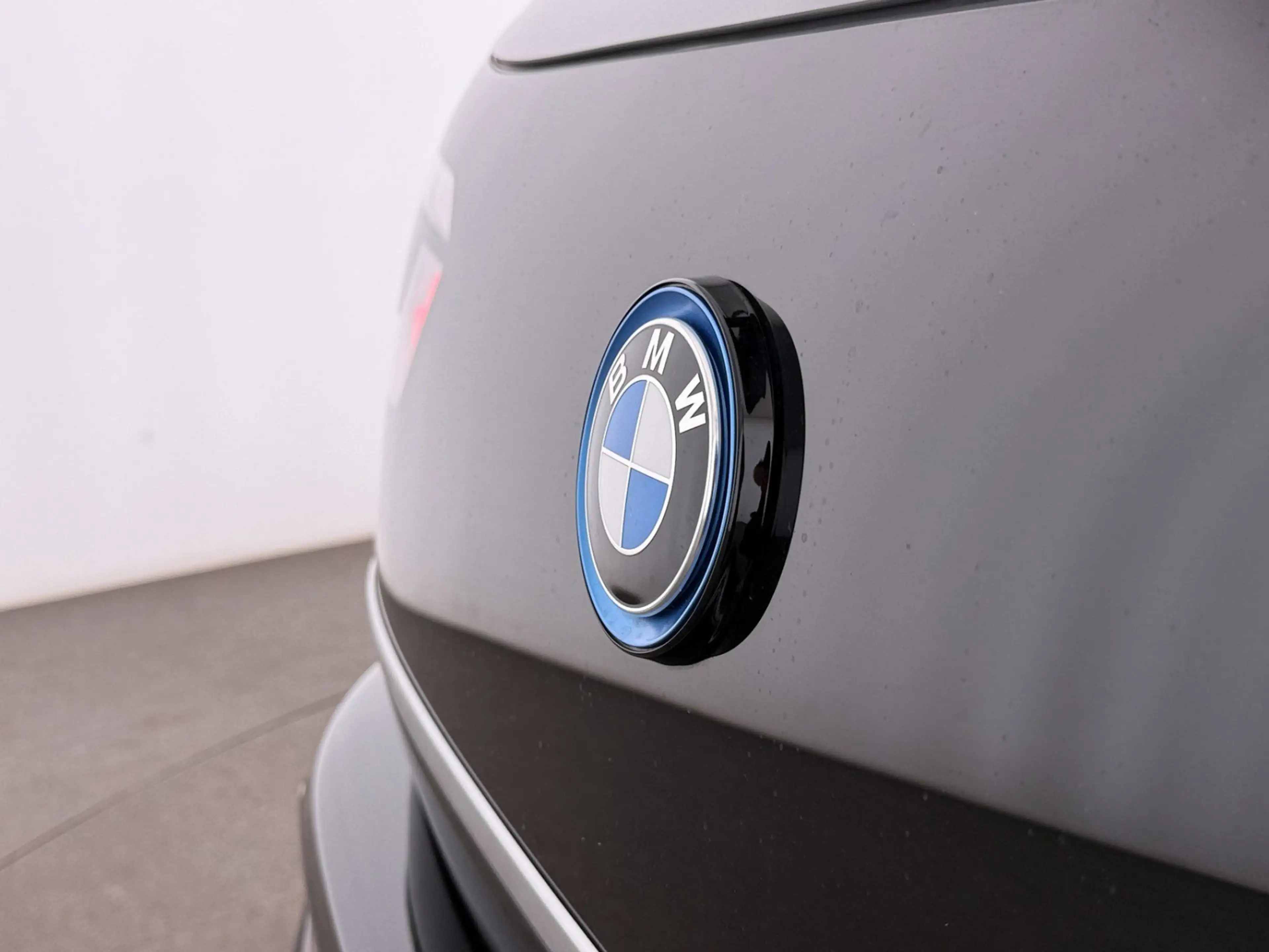 BMW i3 42kWh Aut LED WAERMEPUMPE NAVI SITZHZG — photo 10