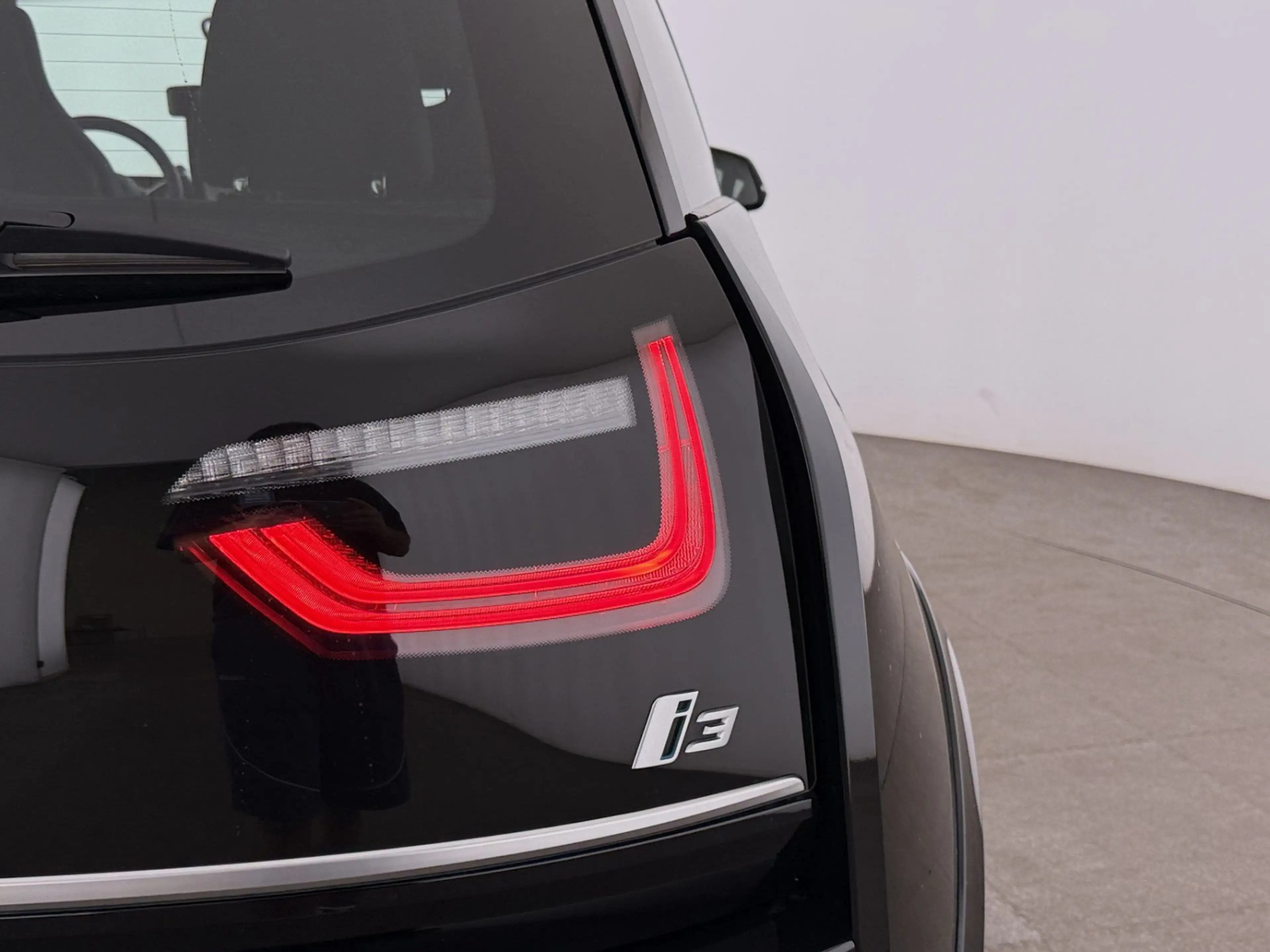 BMW i3 42kWh Aut LED WAERMEPUMPE NAVI SITZHZG — photo 11