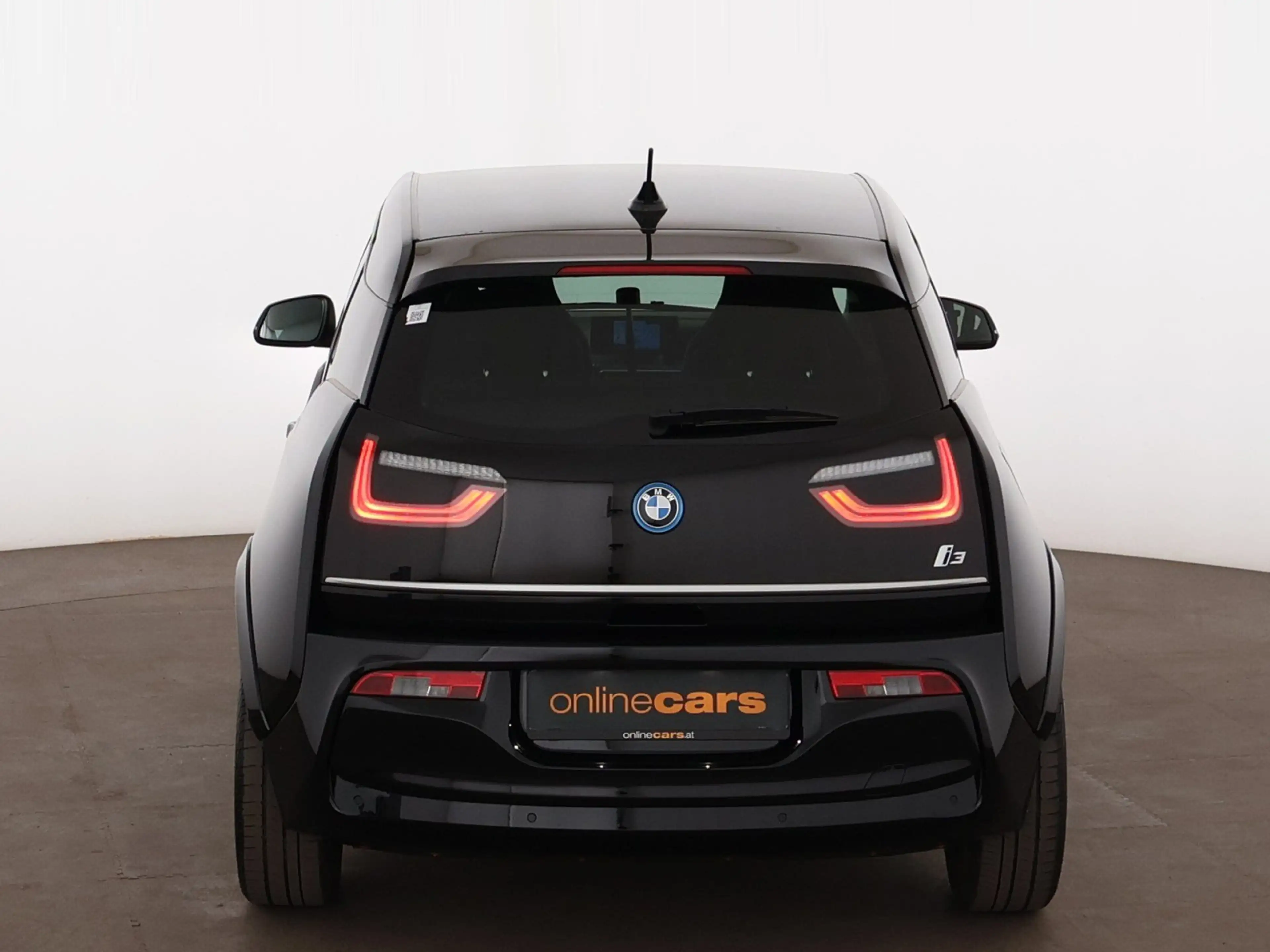 BMW i3 42kWh Aut LED WAERMEPUMPE NAVI SITZHZG — photo 7