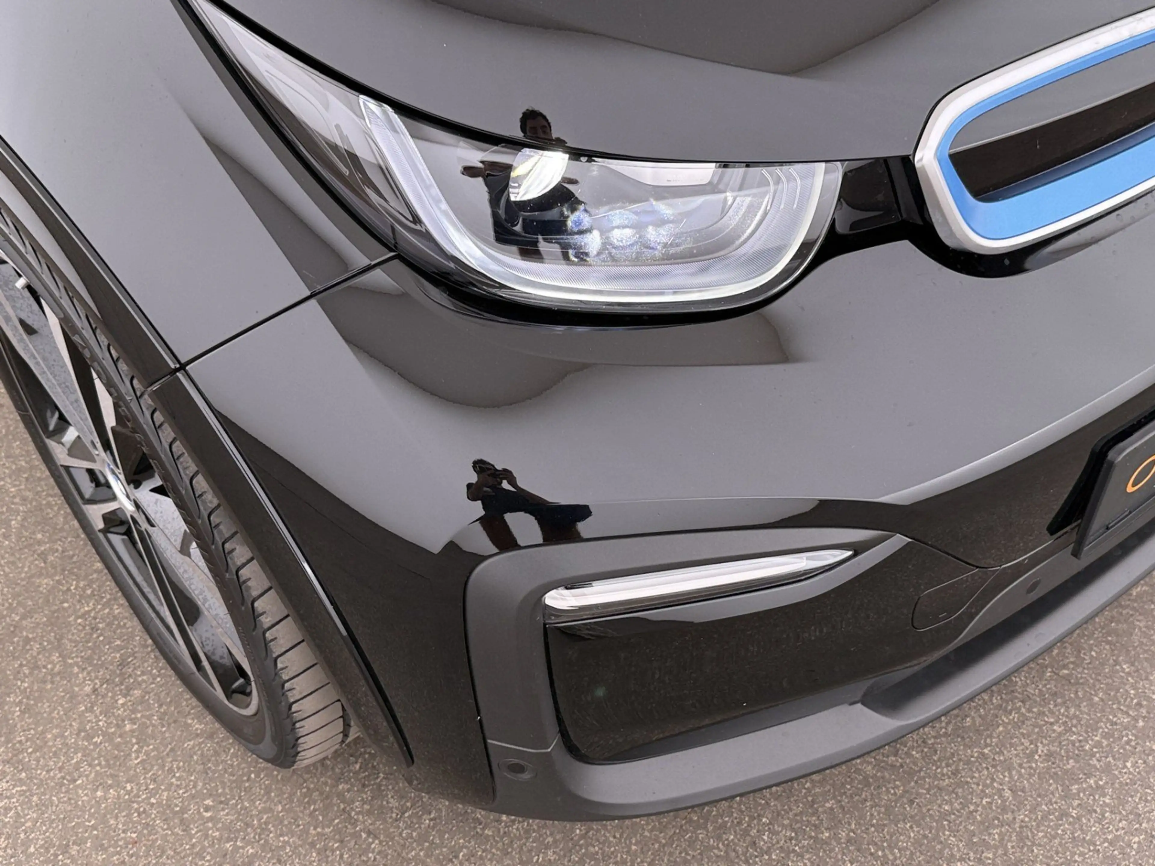 BMW i3 42kWh Aut LED WAERMEPUMPE NAVI SITZHZG — photo 12