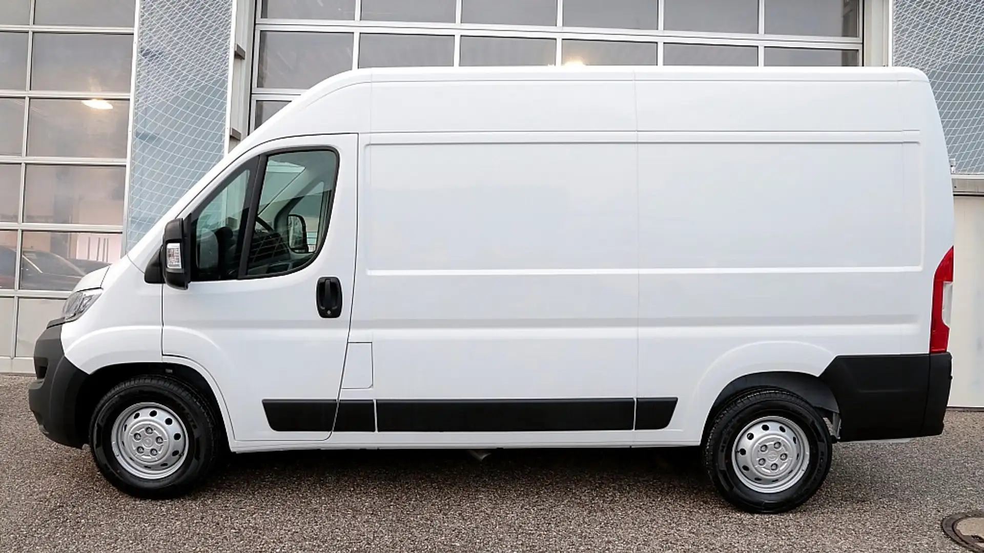 Opel Movano Movano Kastenwagen 35+ L2H2 BlueHDi 140 Weiß - 2