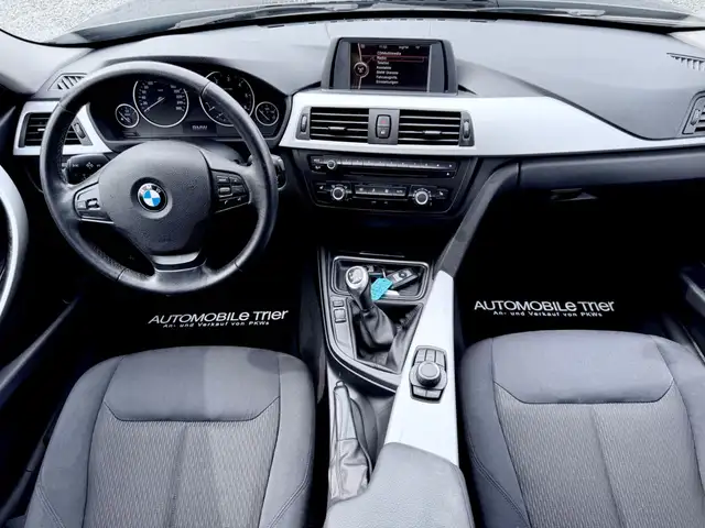 BMW 3 Series view 9