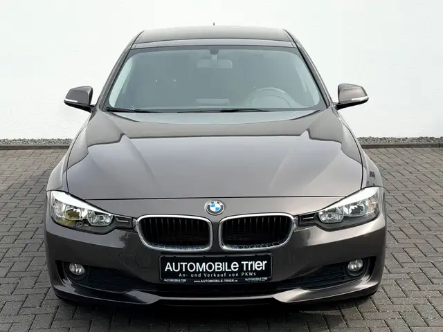 BMW 3 Series view 2
