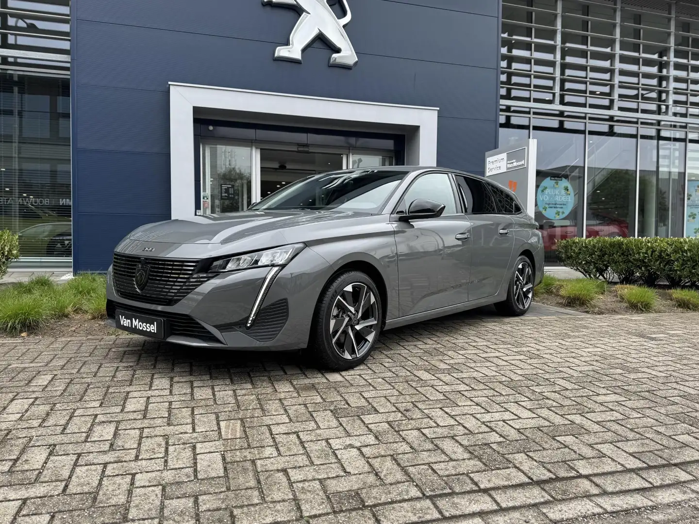 Peugeot 308 SW 1.2 Hybrid 136 e-DCS6 Allure | Navigatie | Came Gris - 2