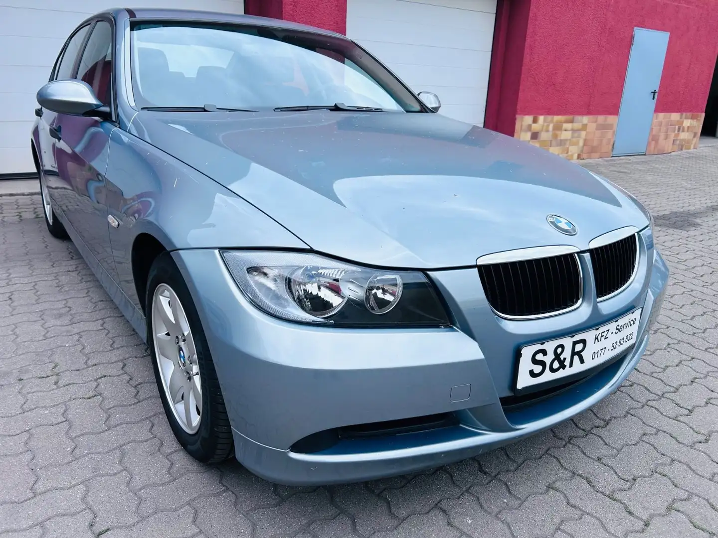 BMW 318 Baureihe 3 Lim. 318i Argent - 1
