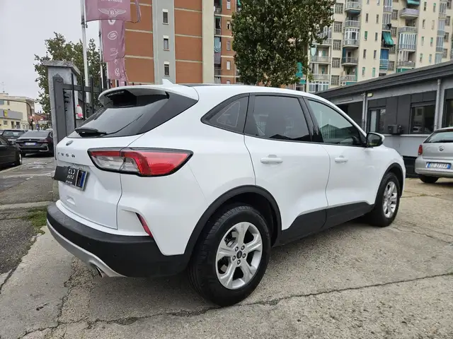 Ford Kuga view 4