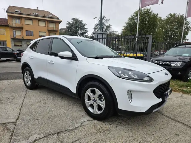 Ford Kuga view 3