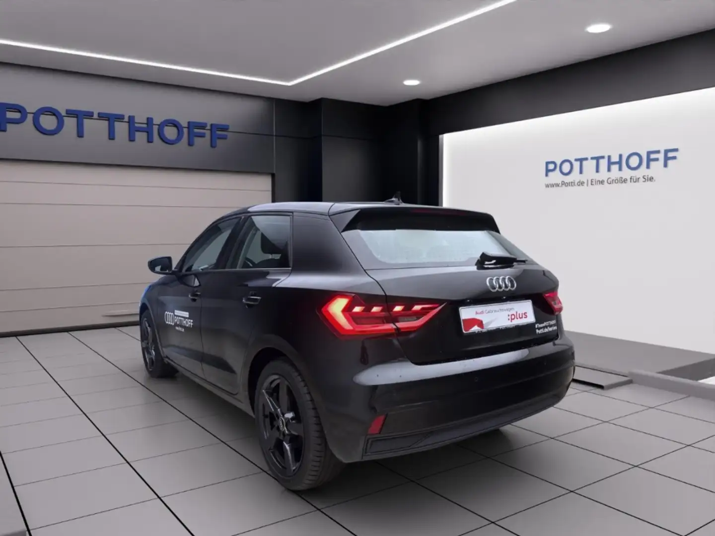 Audi A1 Sportback 25 TFSI SITZHZG LED PDC LM17 Schwarz - 2