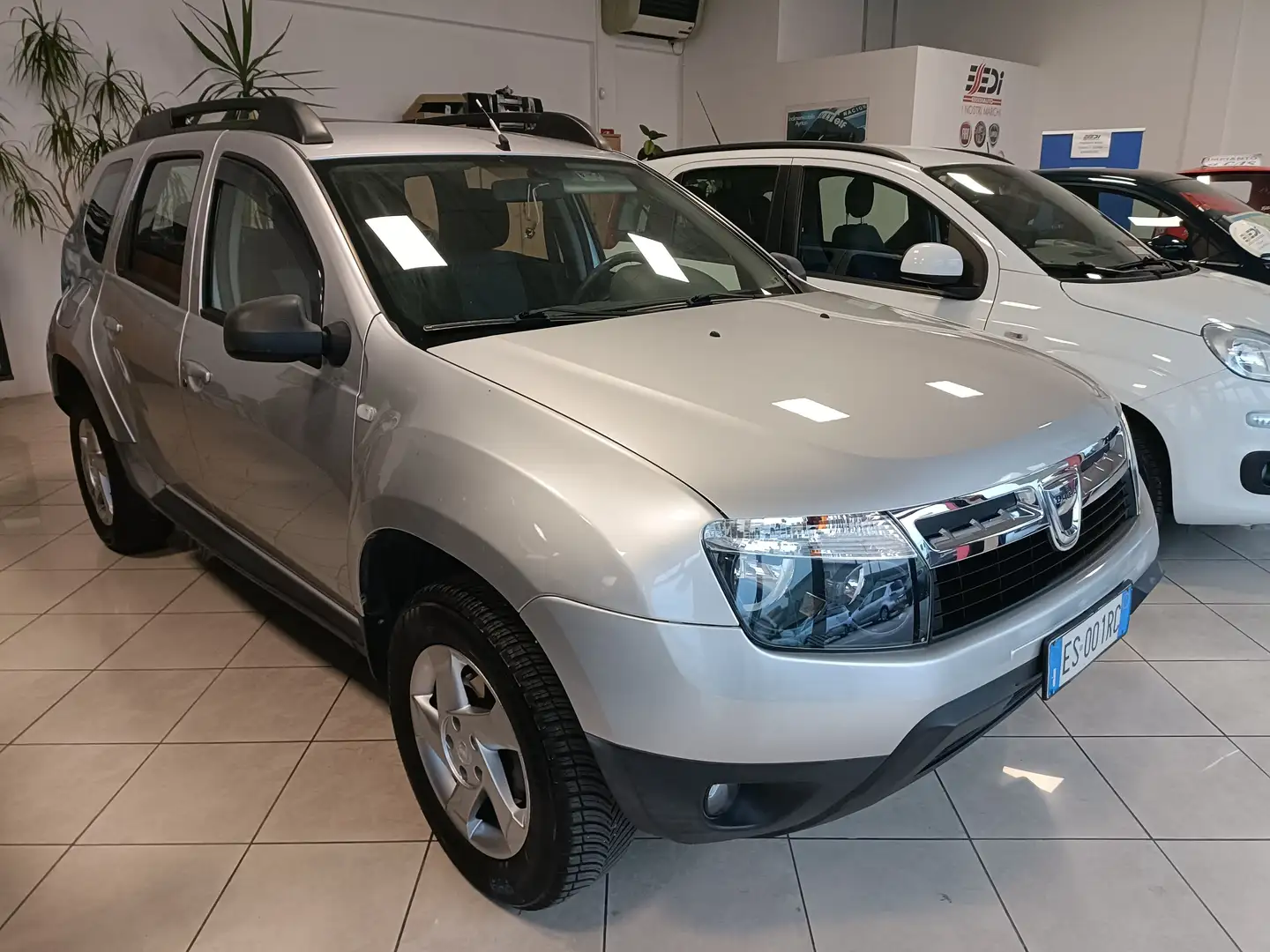 Dacia Duster Duster 1.6 Laureate Gpl 110cv Argento - 1