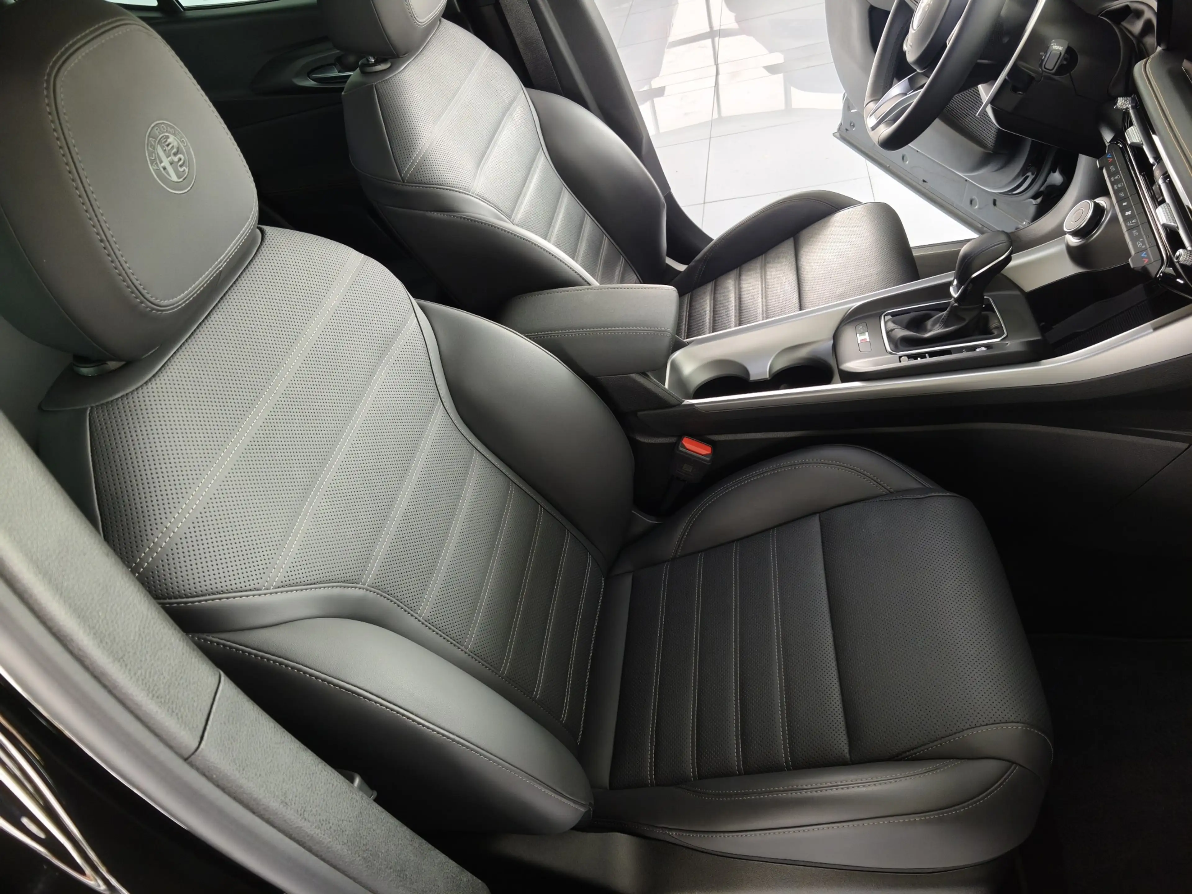 Alfa Romeo Tonale Veloce#PANO#LEDER#LED#20"ALU#RFK — photo 10