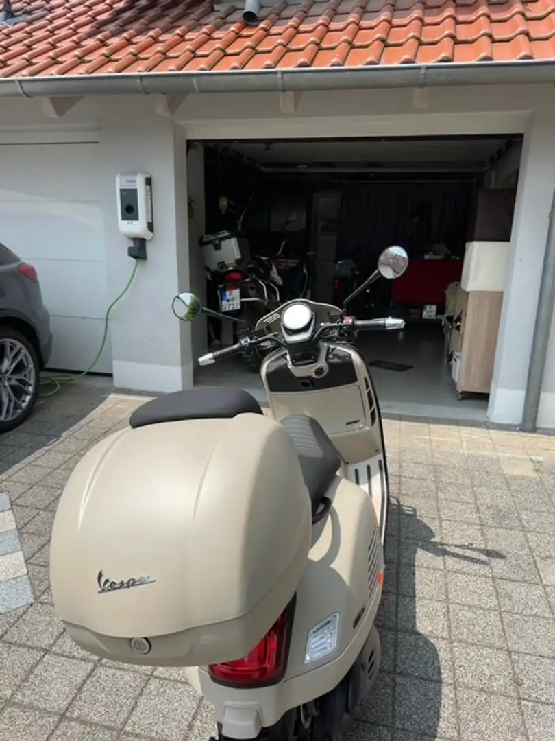 Vespa GTV 300 - 2