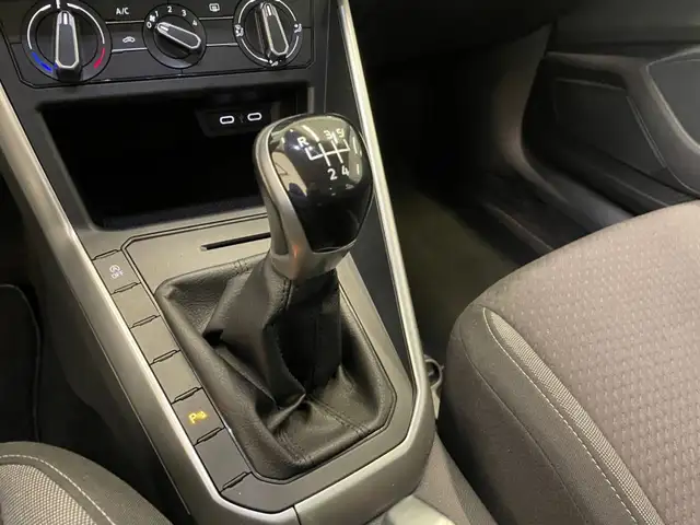 Volkswagen Taigo view 9