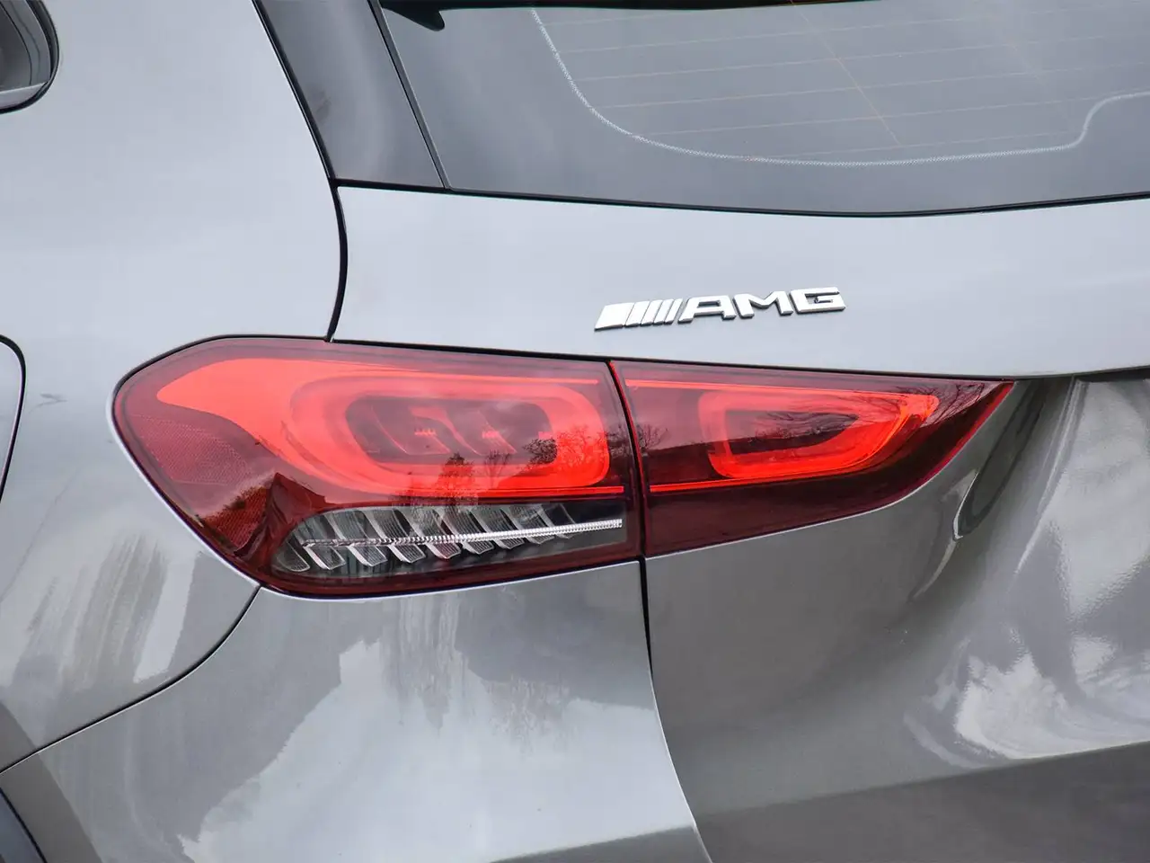 Mercedes-Benz GLA снимка Mercedes-Benz GLA