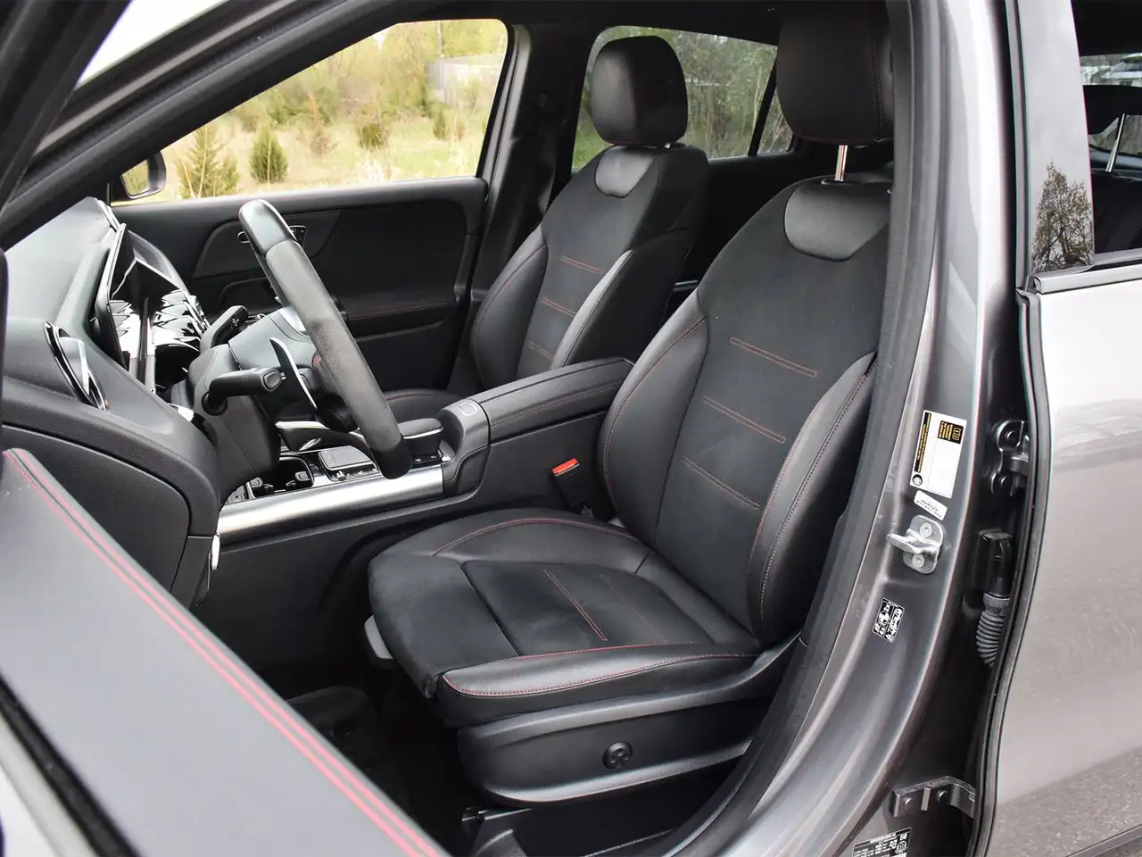 Mercedes-Benz GLA снимка Mercedes-Benz GLA