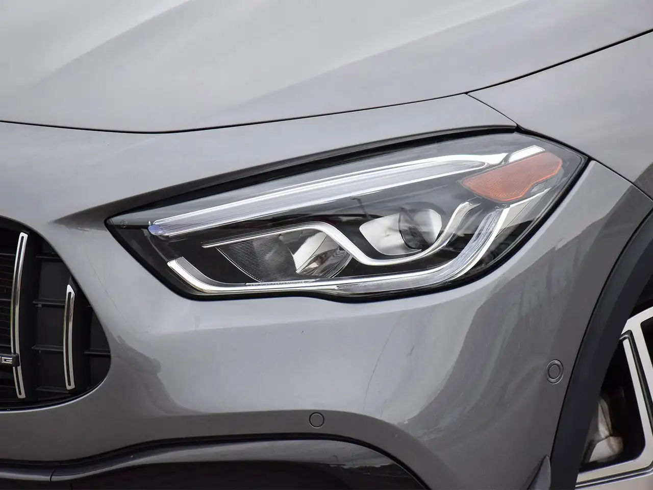 Mercedes-Benz GLA снимка Mercedes-Benz GLA
