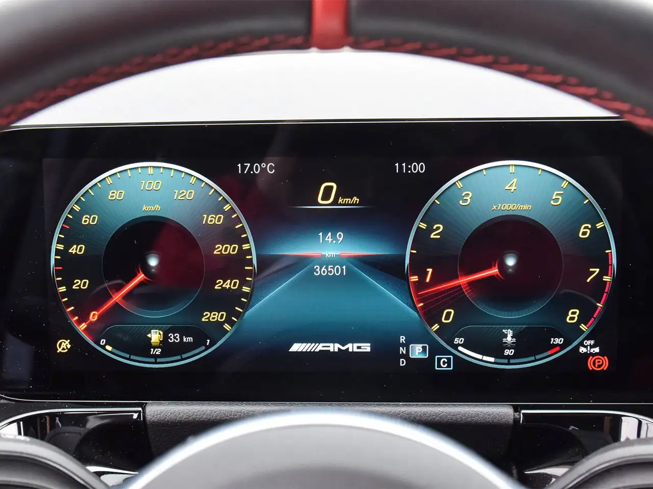 Mercedes-Benz GLA снимка Mercedes-Benz GLA
