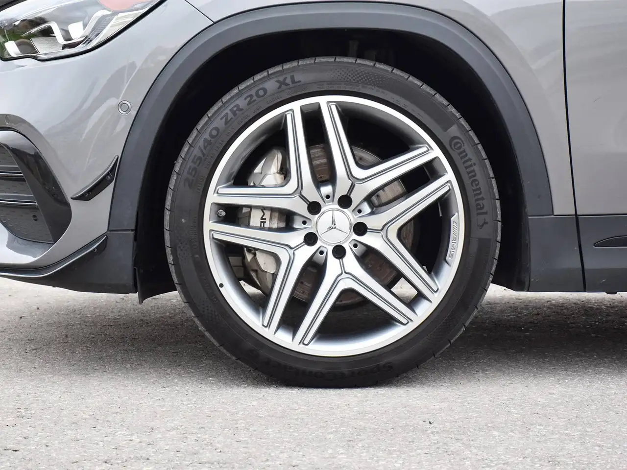 Mercedes-Benz GLA снимка Mercedes-Benz GLA