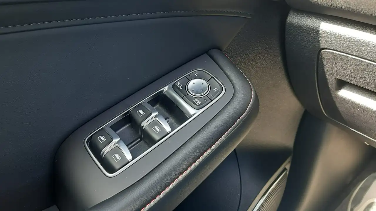MG HS 1.5T-GDI Aut. Comfort *Nieuw* Leder/Cam/Cruise/GPS 24