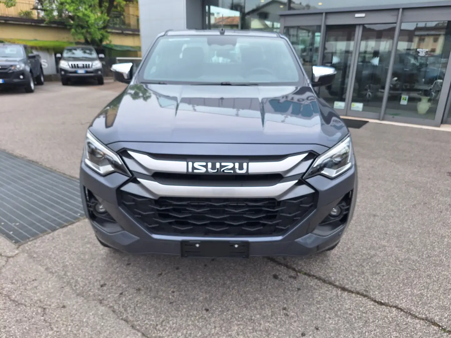 Isuzu D-Max 1.9 164cv crew N60F+ 4x4 A/T PROMO GIUGNO MY25 Сірий - 2