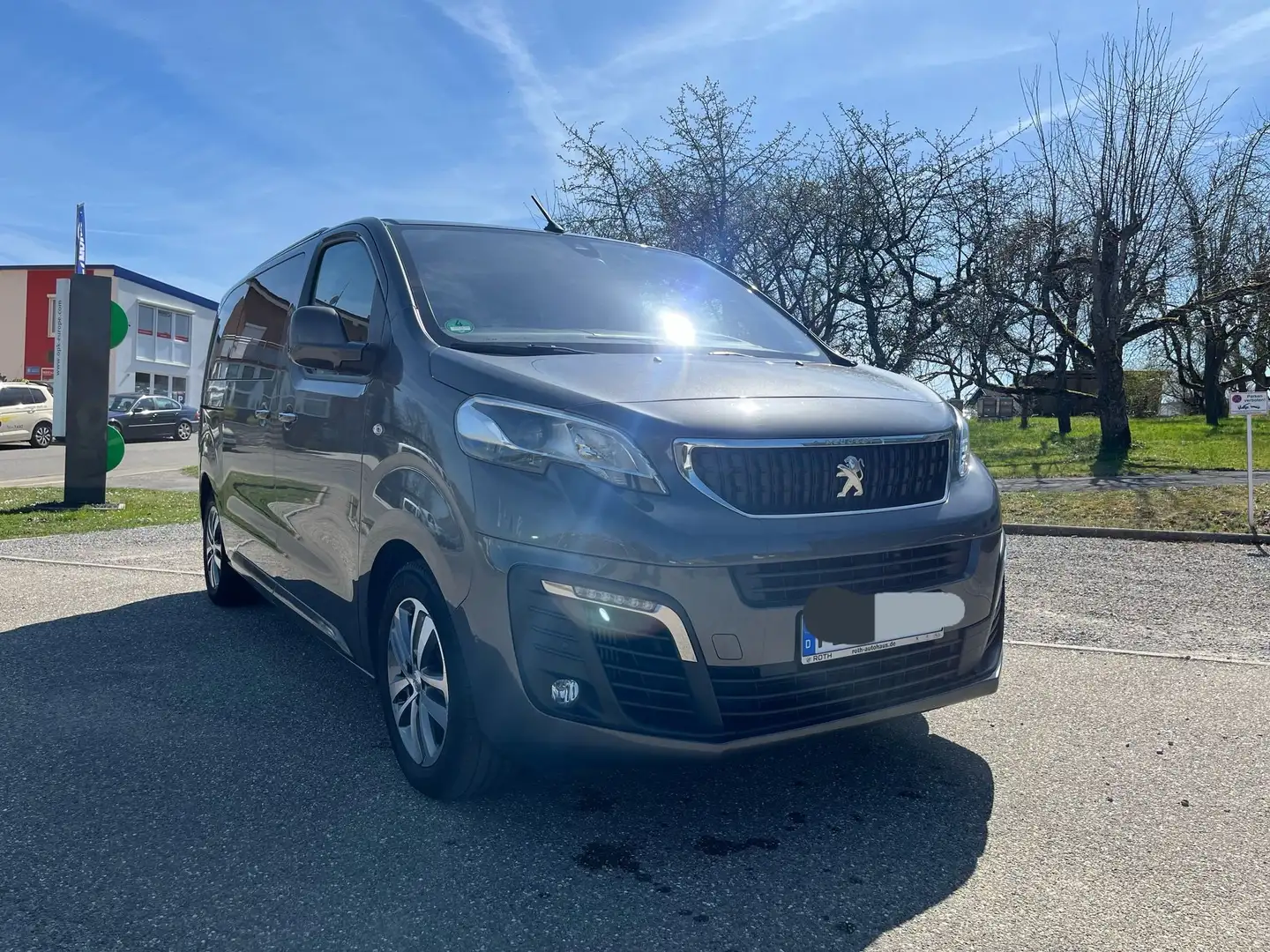 Peugeot Traveller Traveller L2 2.0 BlueHDi 180 S Grau - 2