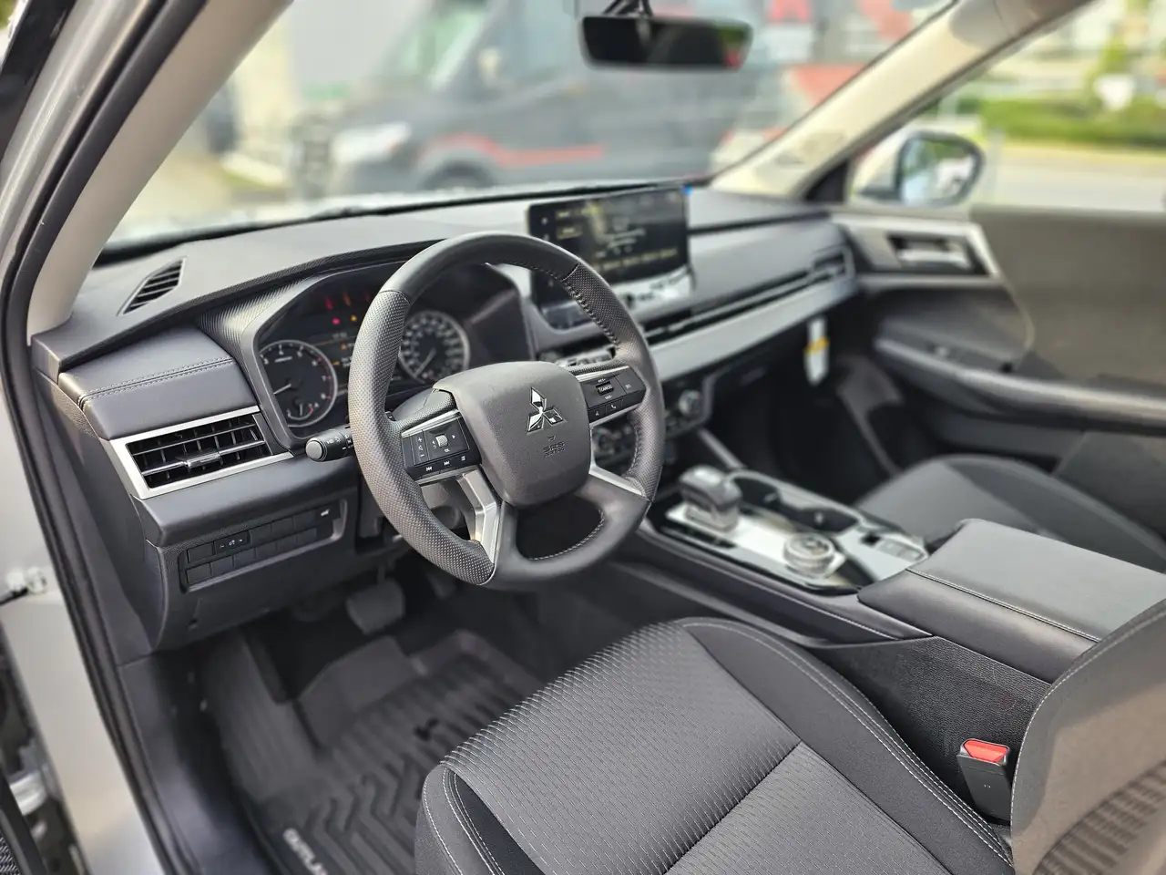 Mitsubishi Outlander снимка Mitsubishi Outlander
