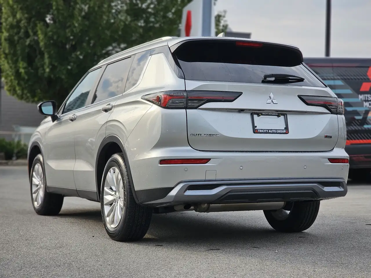 Mitsubishi Outlander снимка Mitsubishi Outlander