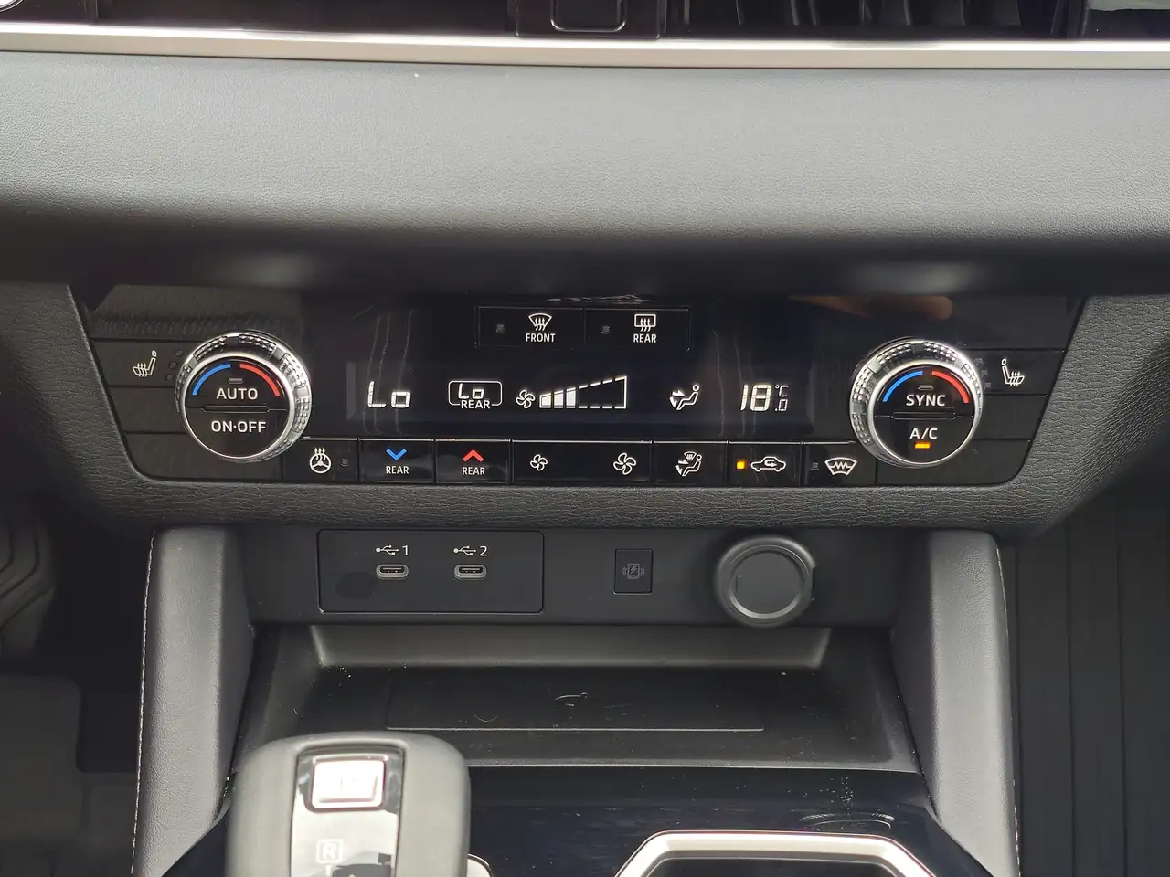 Mitsubishi Outlander снимка Mitsubishi Outlander