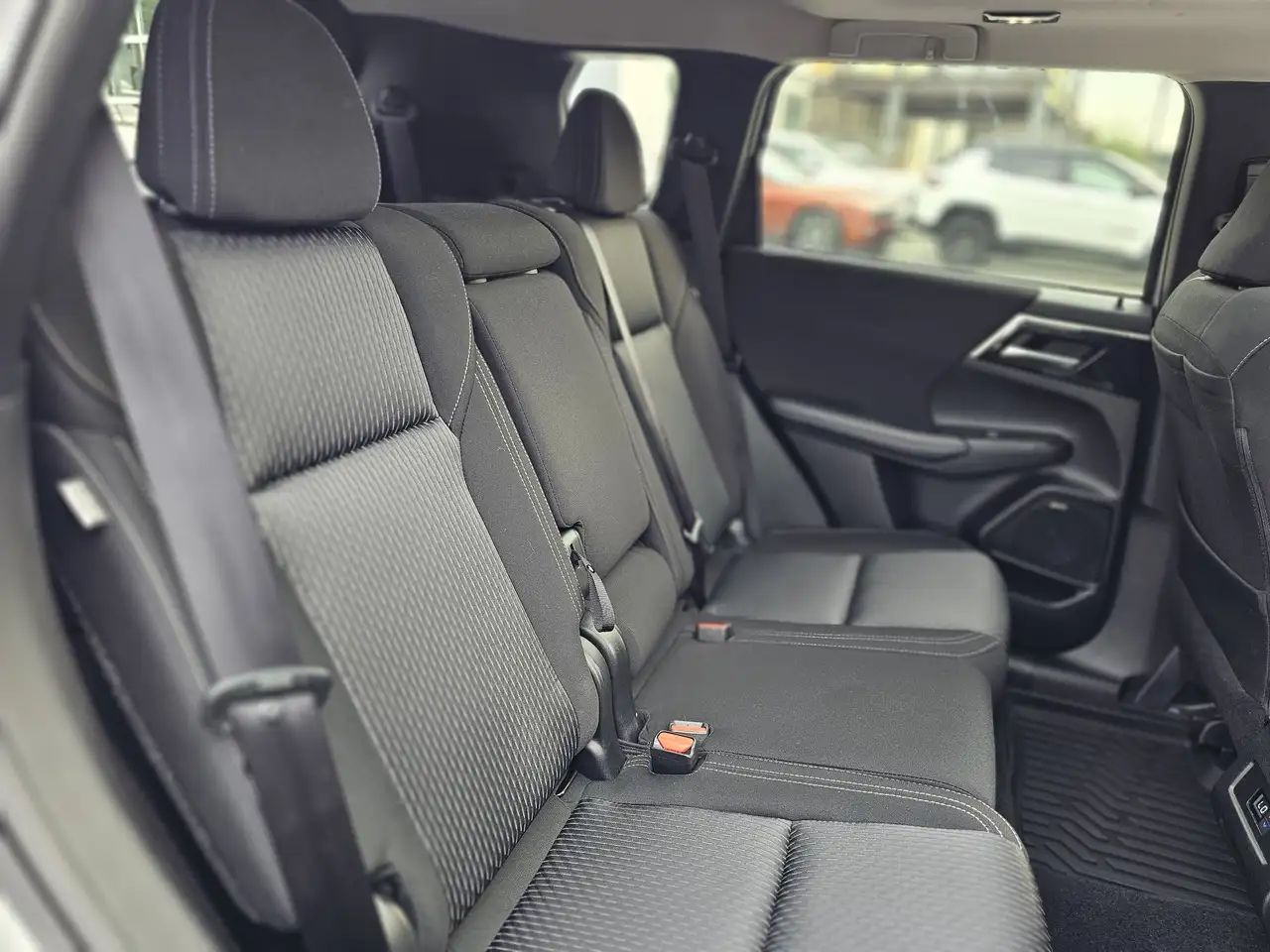 Mitsubishi Outlander снимка Mitsubishi Outlander