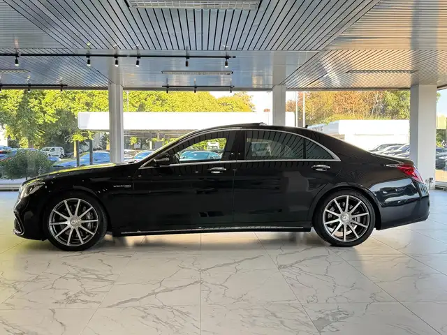 Mercedes-Benz S-Class view 3