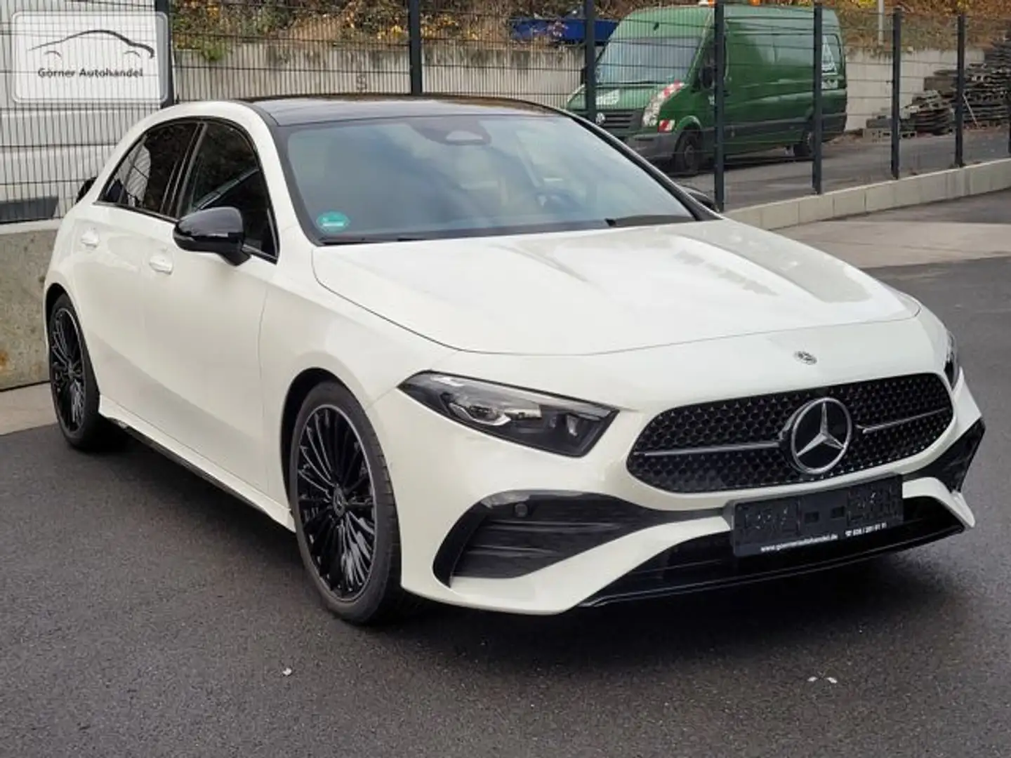 Mercedes-Benz A 200 AMG Line Night+Pano+Kamera+LED+19" Lifecycle Editi Weiß - 1
