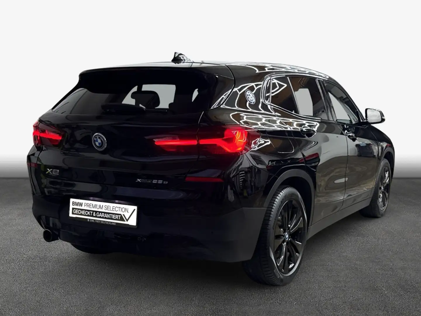 BMW X2 xDrive25e Advantage Plus LED* PDC* Schwarz - 2
