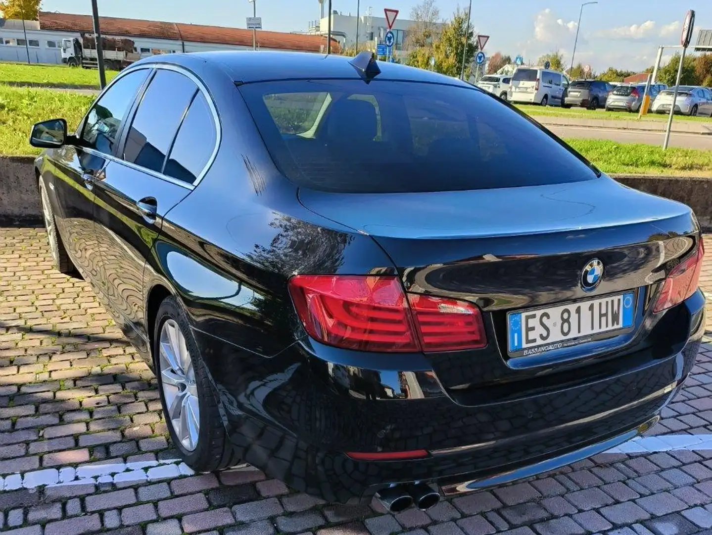 BMW 530 Serie 5 F10 Berlina 530d xdrive auto Noir - 2