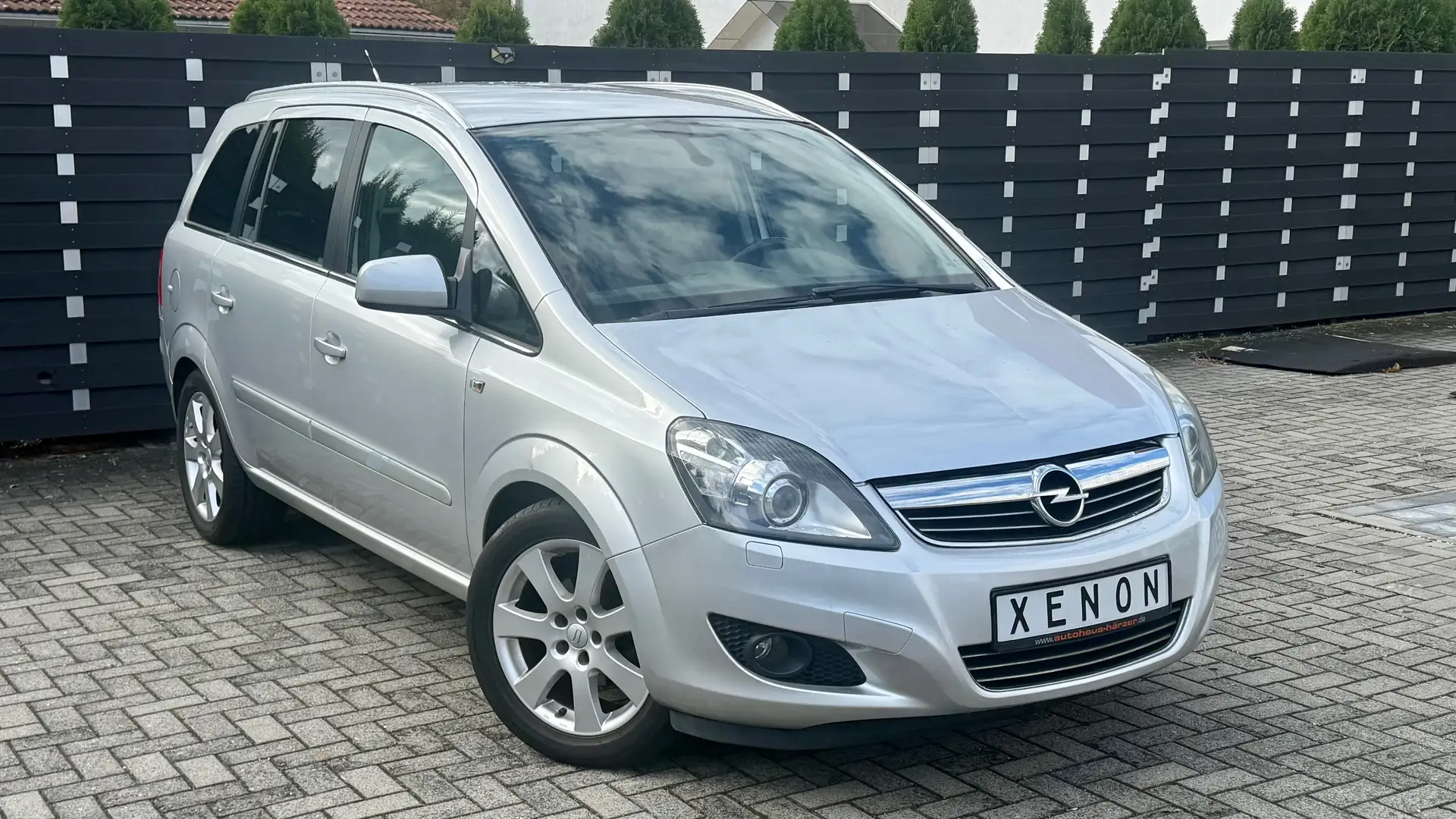 Opel Zafira 7SITZER- LPG GAS-XENON,NAVI Silber - 1